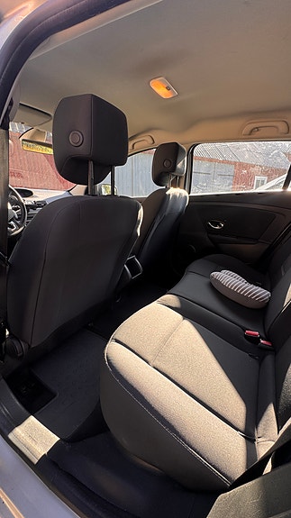 Renault Megane III 9 of 10