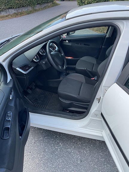 Peugeot 207 8 of 9
