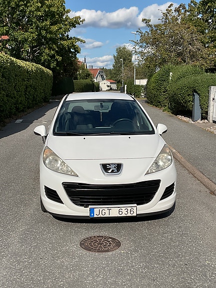 Peugeot 207 3 of 9