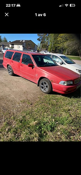 Volvo V70 2 of 3