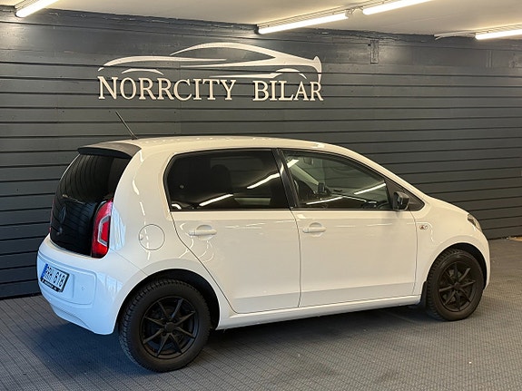 Volkswagen UP! 4 of 11