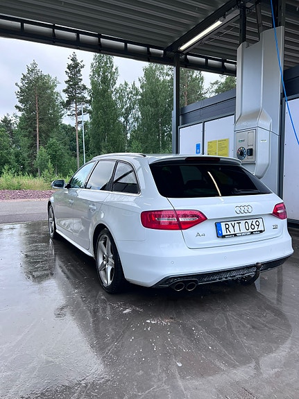 Audi A4 2 of 6
