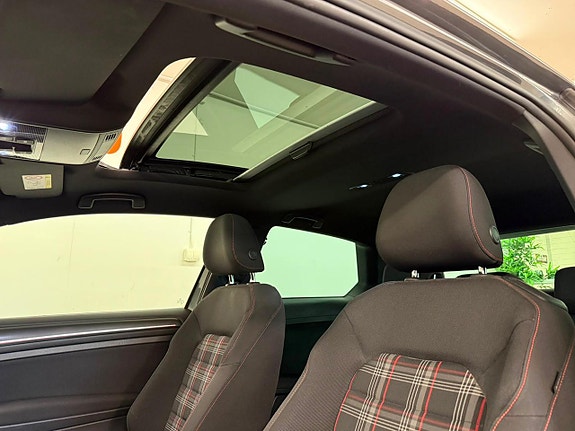 Volkswagen Golf I 10 of 27