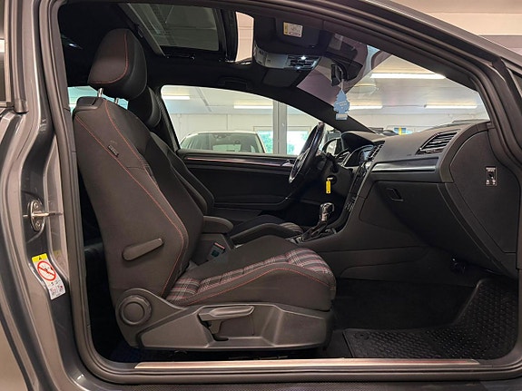 Volkswagen Golf I 16 of 27