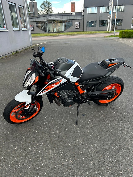 KTM 890 DUKE R 4 of 5
