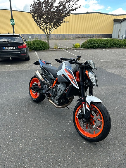 KTM 890 DUKE R 5 of 5