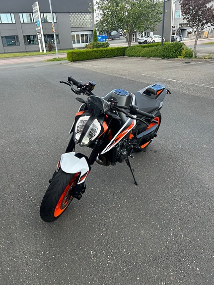 KTM 890 DUKE R 2 of 5