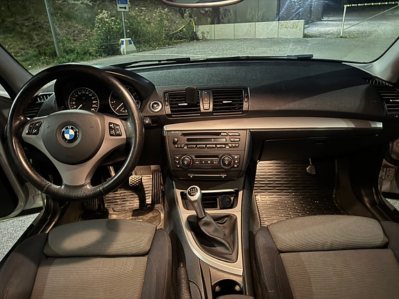 BMW 120i 6 of 8