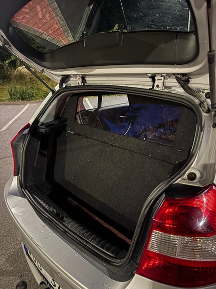 BMW 120i 5 of 8