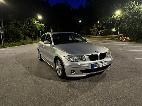 BMW 120i 2 of 8