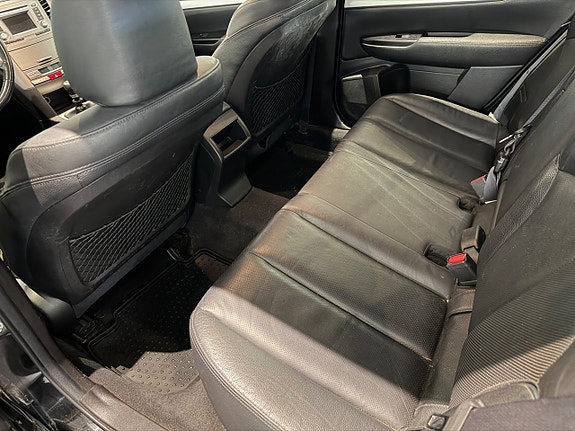 Subaru Outback 12 of 16