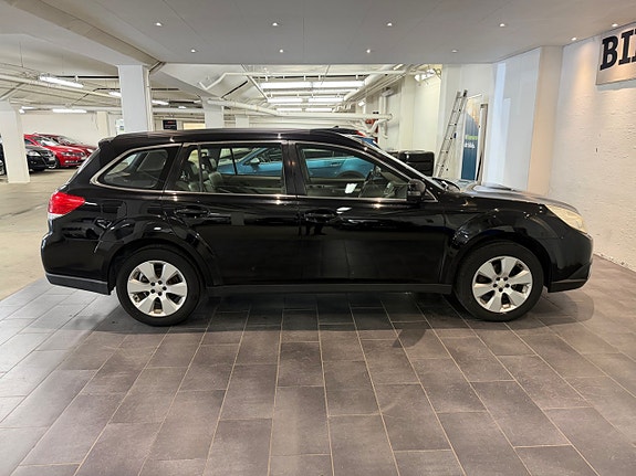 Subaru Outback 8 of 16