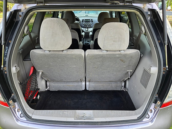 Mitsubishi Grandis 6 of 9