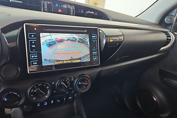 Toyota HiLux 15 of 15
