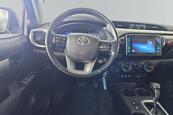 Toyota HiLux 9 of 15