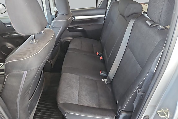 Toyota HiLux 7 of 15