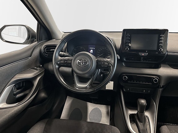 Toyota Yaris 19 of 22