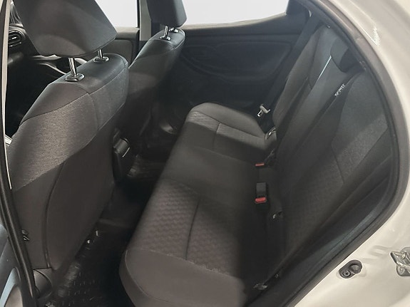 Toyota Yaris 16 of 22