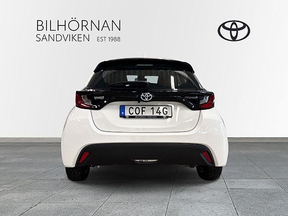 Toyota Yaris 9 of 22
