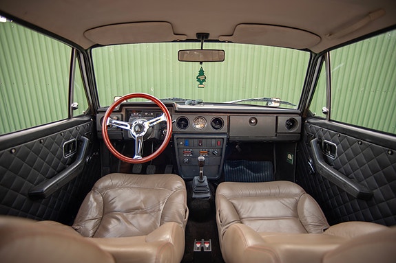 Volvo 142 16 of 30