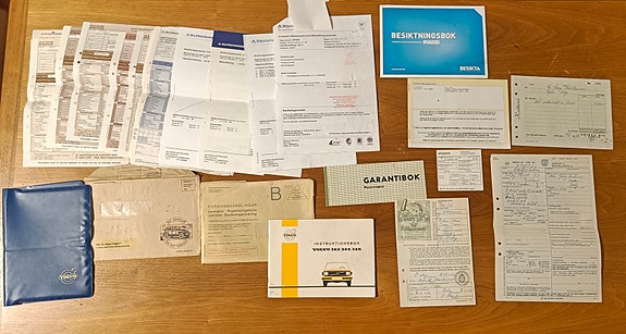 Volvo 142 2 of 30