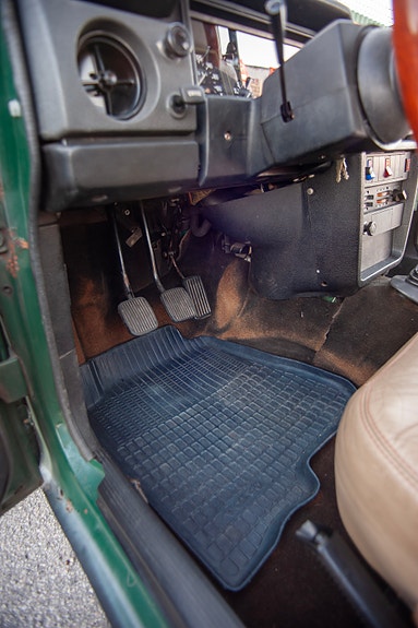 Volvo 142 13 of 30