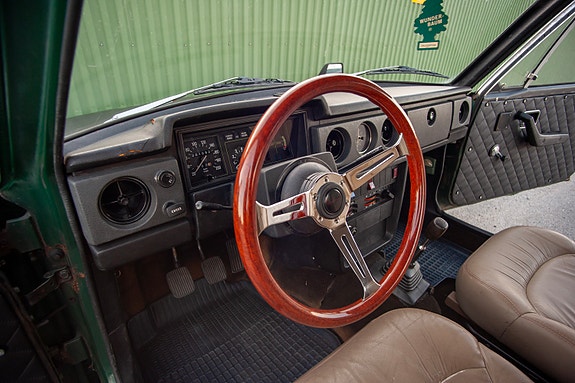 Volvo 142 18 of 30