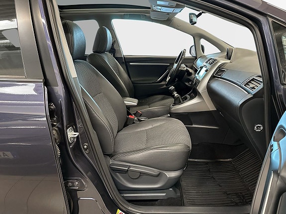 Toyota Verso 13 of 27
