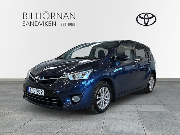 Toyota Verso 2 of 27