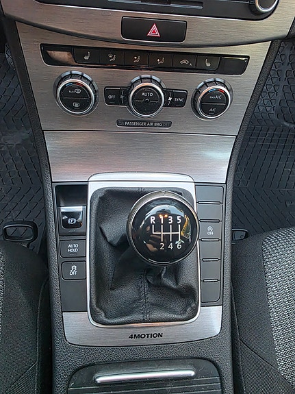 Volkswagen Passat 2 of 20