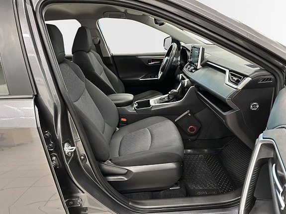 Toyota RAV4 16 of 24