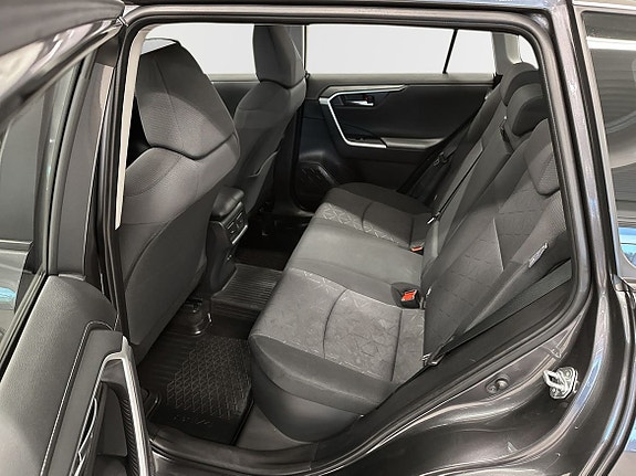 Toyota RAV4 15 of 24