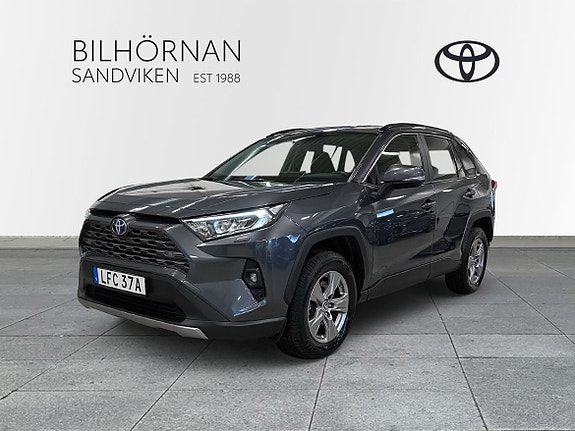 Toyota RAV4 2 of 24