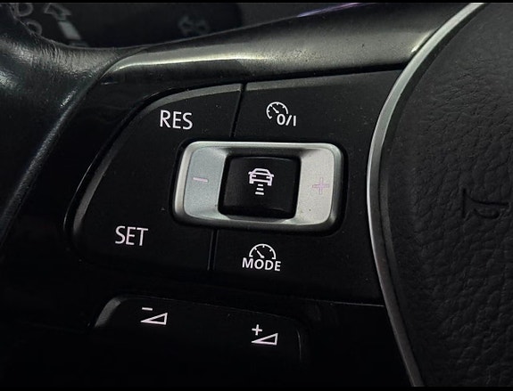 Volkswagen Golf VII 15 of 22