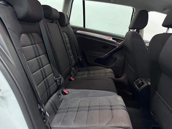 Volkswagen Golf VII 13 of 22