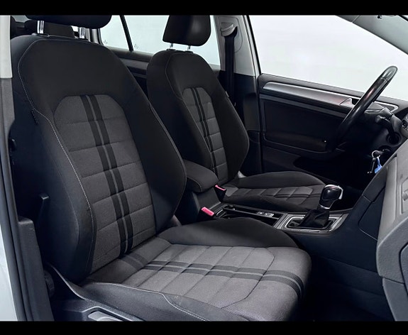 Volkswagen Golf VII 12 of 22