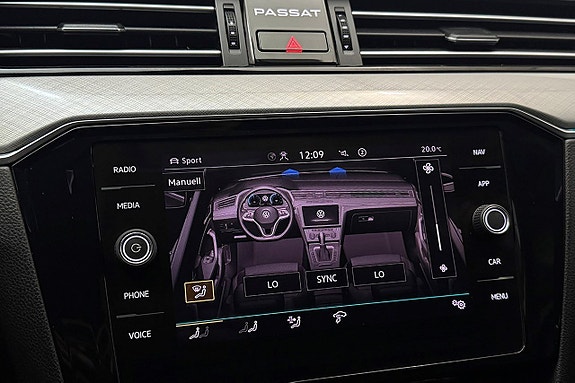 Volkswagen Passat 24 of 30