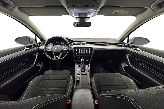 Volkswagen Passat 16 of 30