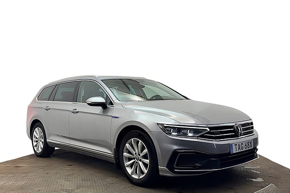 Volkswagen Passat 4 of 30