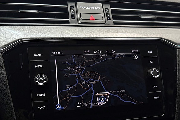 Volkswagen Passat 21 of 30