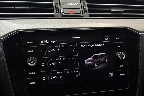 Volkswagen Passat 25 of 30