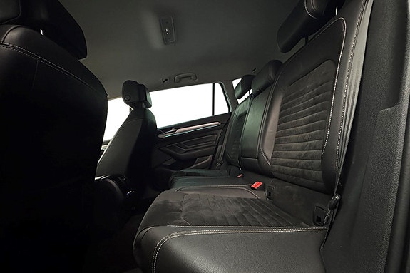 Volkswagen Passat 15 of 30