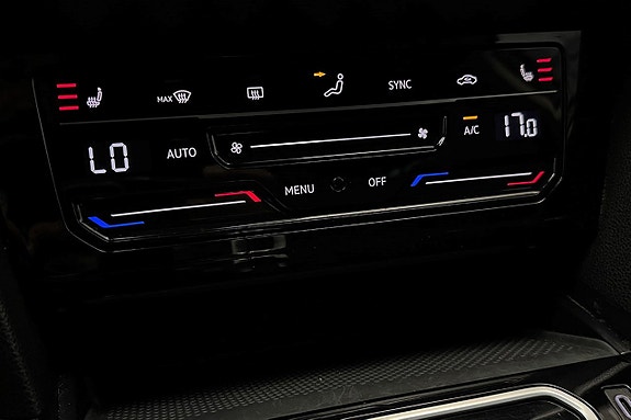 Volkswagen Passat 27 of 30