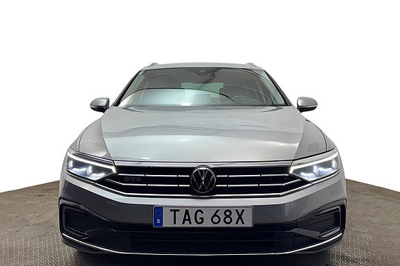 Volkswagen Passat 3 of 30