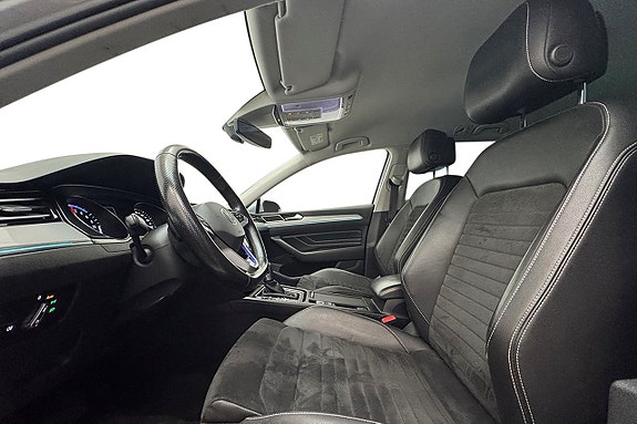 Volkswagen Passat 12 of 30