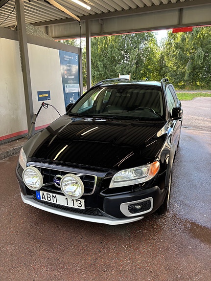 Volvo XC70 2 of 6