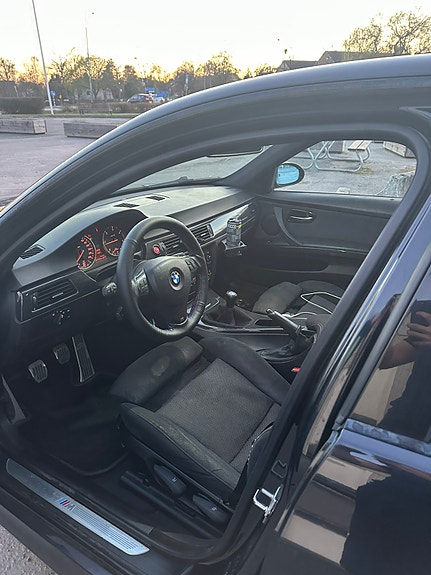 BMW 320d 2 of 10