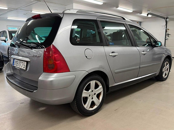 Peugeot 307 SW 11 of 23