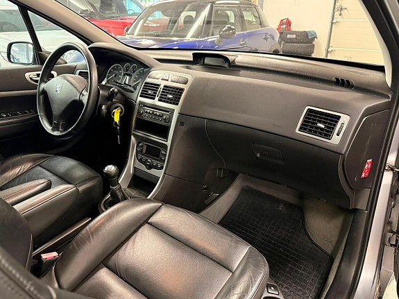 Peugeot 307 SW 15 of 23