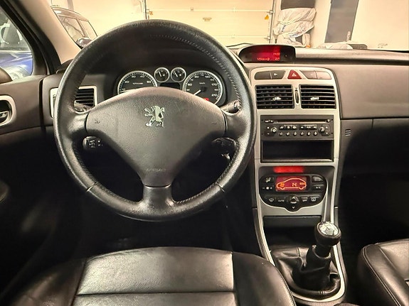 Peugeot 307 SW 18 of 23